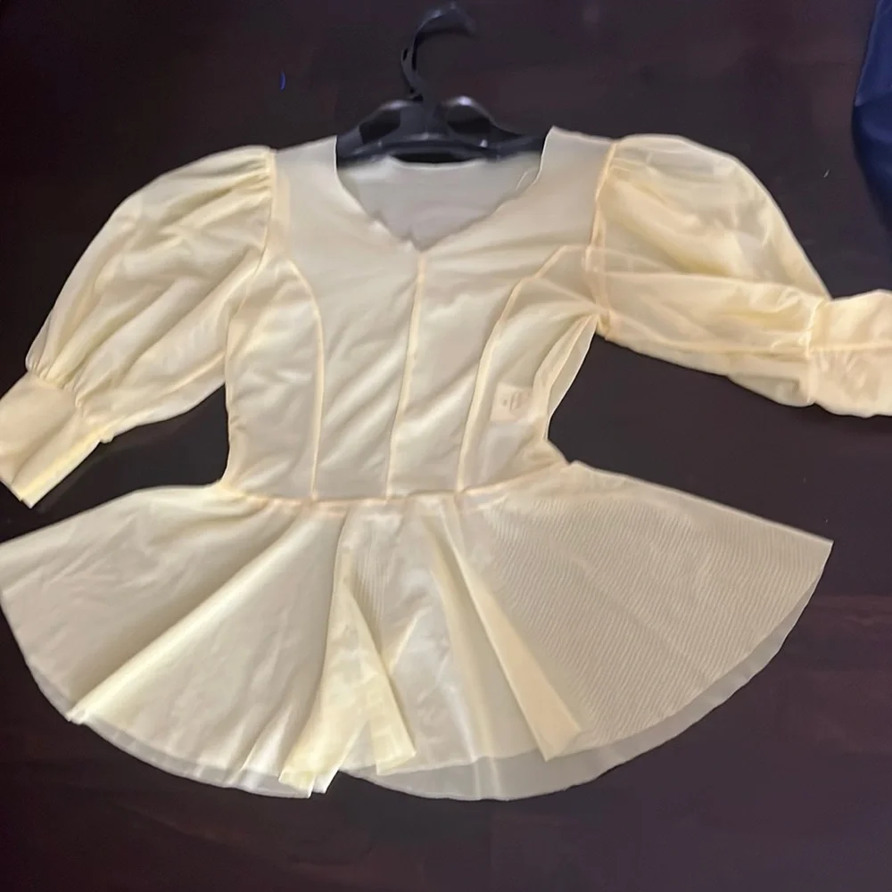 Yellow dance costume - Picture 1 of 3